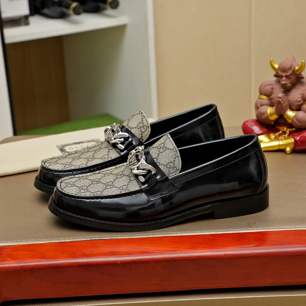 Men's men's shoes💰460💰💰Gucci official website men's business formal leather shoes updated💥Hong Kong counters synchronize new styles💥completely one-to-one replica shipment👍zero gap in counter quality 0⃣️made of imported cowhide on the outside+water-dyed🐂leather lining, color optional! Matching code 38-45
